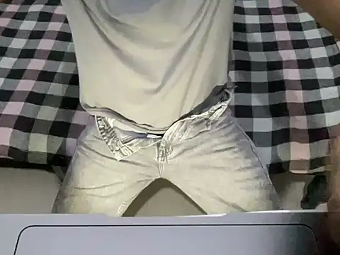 thewoofyguy stripchat live cam model