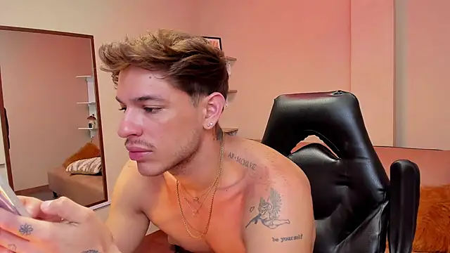 _Juan023_ stripchat live cam model