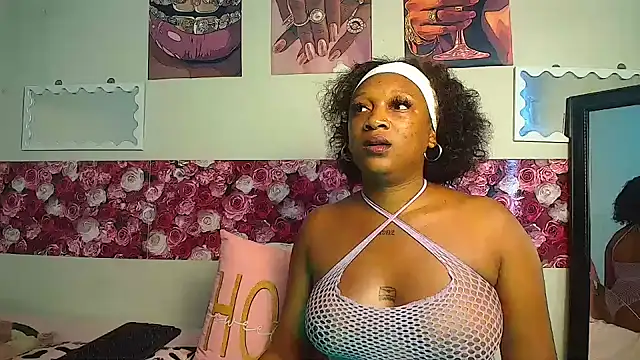 EnchantingLisa stripchat live cam model