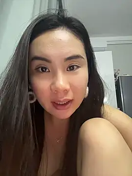 Yanyan-918 stripchat live cam model