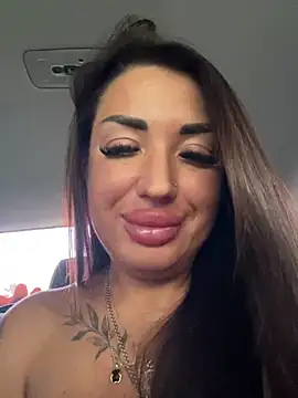 RuslanaXX stripchat live cam model
