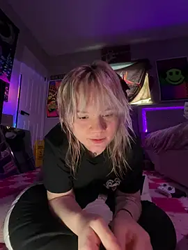 Cutiepiespanks stripchat live cam model