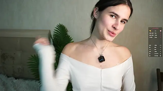MiuMiuScarlett stripchat live cam model