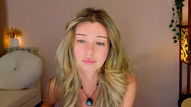 Lenamuti25 stripchat live cam model