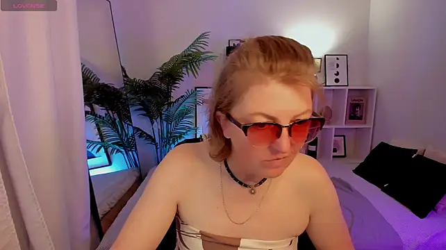 TashaMay stripchat live cam model