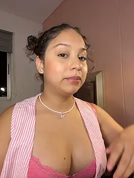 Shara_dreams stripchat live cam model