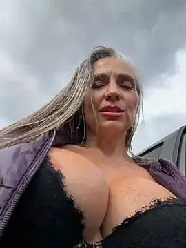 Alimela stripchat live cam model