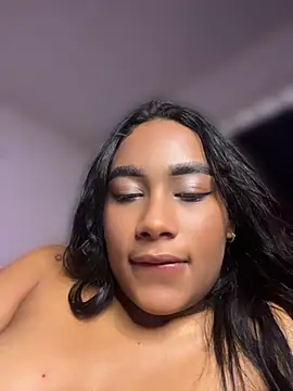 aiuni_ stripchat live cam model