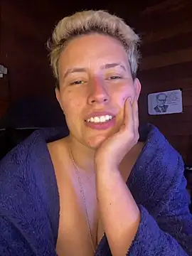 BR-lesbian stripchat live cam model