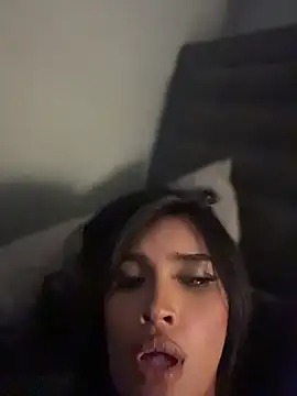 PrettyYoungHugeCockTS stripchat live cam model