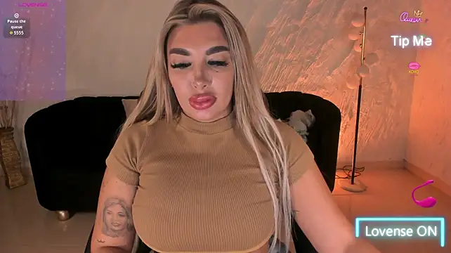 SophiePalmer stripchat live cam model