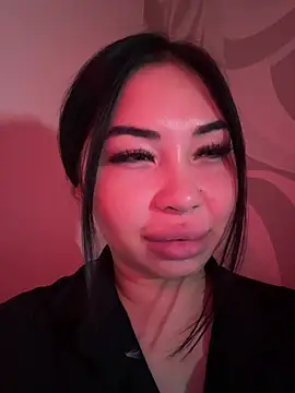 LaaadyDaaamn stripchat live cam model