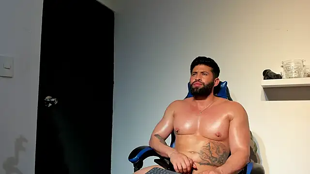 RikyAaron stripchat live cam model