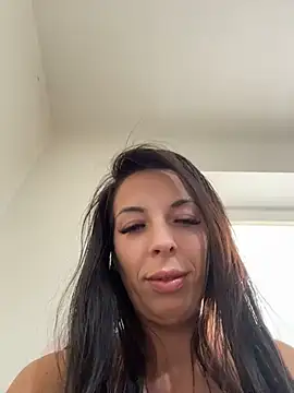 Almmaxxxx stripchat live cam model
