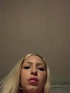 AlyDoll stripchat live cam model