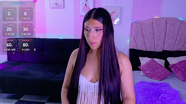 Sara_Blum stripchat live cam model