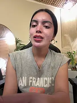 TS-SimplyTheBest stripchat live cam model