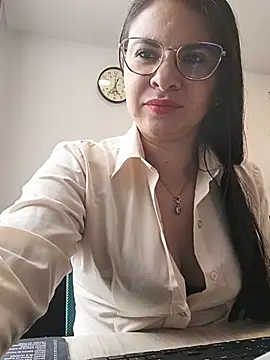 Paolitha25 stripchat live cam model