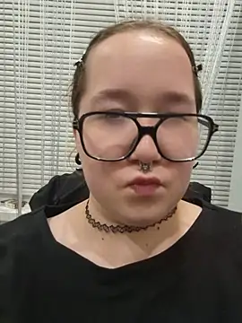 FionaDior stripchat live cam model