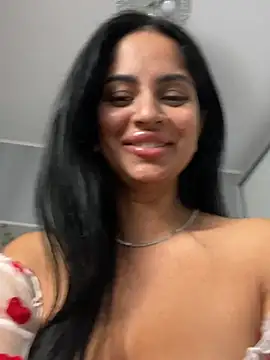 _adelle stripchat live cam model