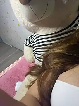Maika-202 stripchat live cam model