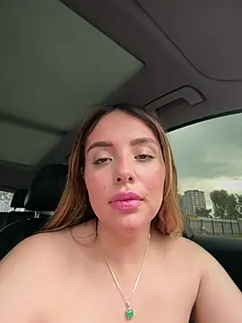 Alirawrz stripchat live cam model