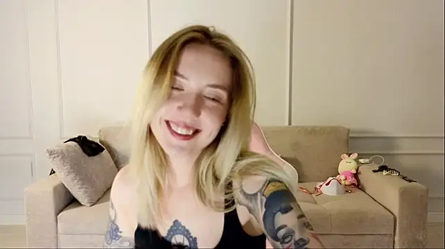 kierasoul stripchat live cam model