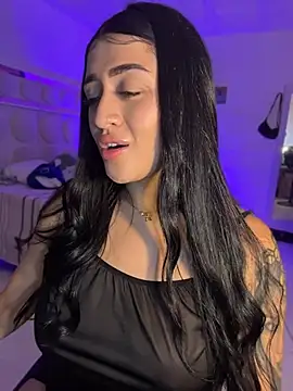 lucianaroy stripchat live cam model