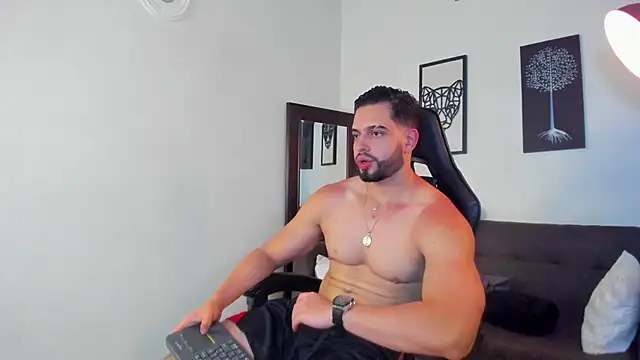 Justin_kingX7 stripchat live cam model