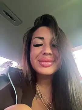 RuslanaXX stripchat live cam model