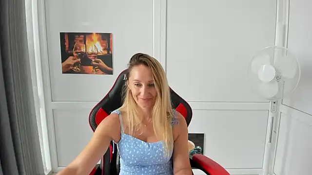 LilyDreamm stripchat live cam model