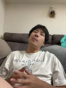 yuuki8910 stripchat live cam model