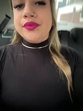 kahreal stripchat live cam model