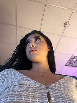 BadLilAngelXXX stripchat live cam model