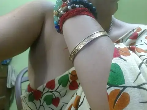 LOVERIAKOL stripchat live cam model