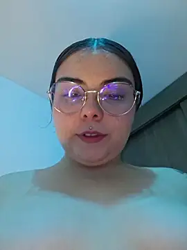 Julieth85_ stripchat live cam model