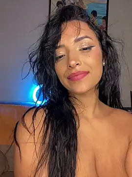 SaharQamar stripchat live cam model