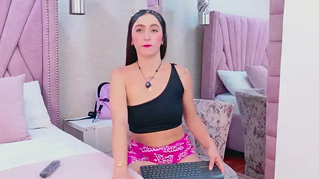 MarilynWilld stripchat live cam model