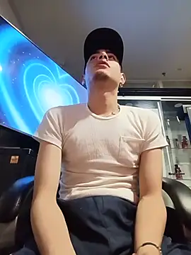 andylol330 stripchat live cam model