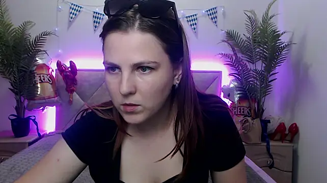 ElizabethGlow stripchat live cam model