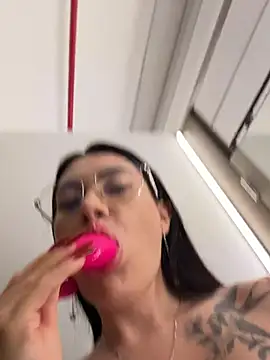 Wet__Bunny stripchat live cam model