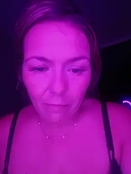 nativemilf stripchat live cam model