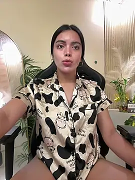 TS-SimplyTheBest stripchat live cam model