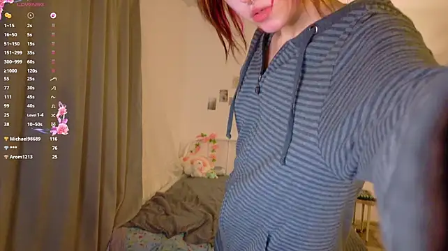KikiMoor stripchat live cam model