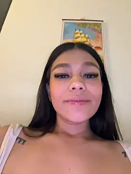 Alyshanon18 stripchat live cam model