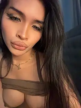 PrettyYoungHugeCockTS stripchat live cam model