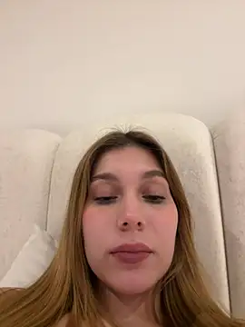 Nikii__ stripchat live cam model