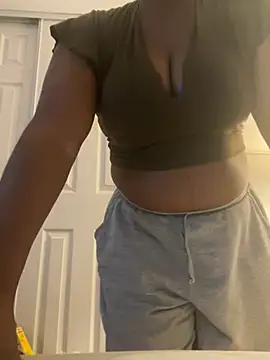 sav-anaiya stripchat live cam model