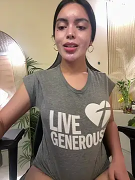 TS-SimplyTheBest stripchat live cam model