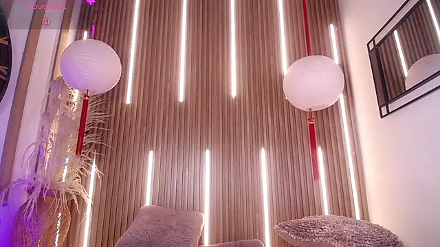 Chloe_Lombardi stripchat live cam model